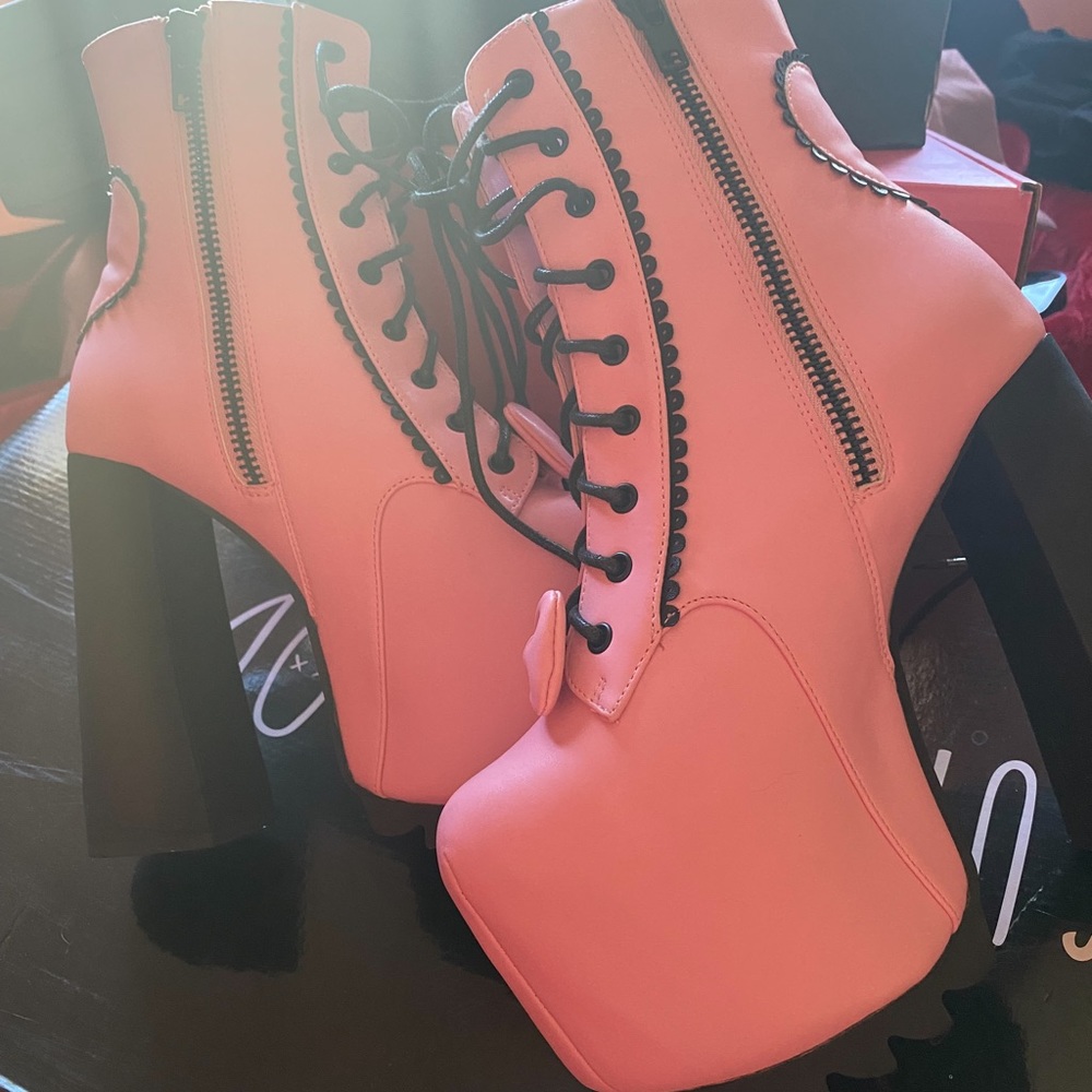 Dolls kill platforms